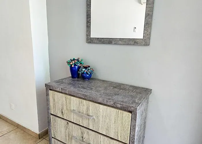 Flipflop Center * Larnaca